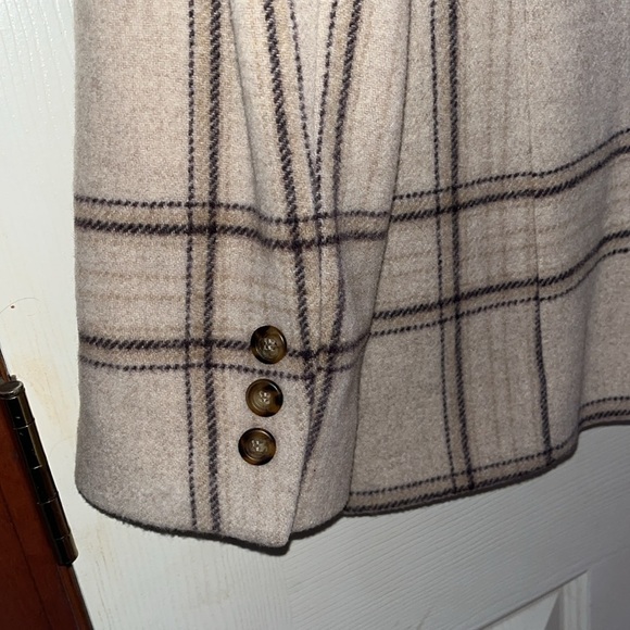 VTG-L.L. Bean-8 Reg-tan plaid-long sleeve, wool& cashmere blend,  blazer/jacket. - Picture 3 of 15